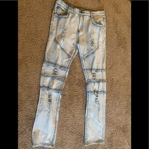 Blue and white jeans 👖